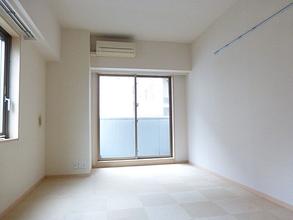 居室・リビング　※別部屋の参考写真です。