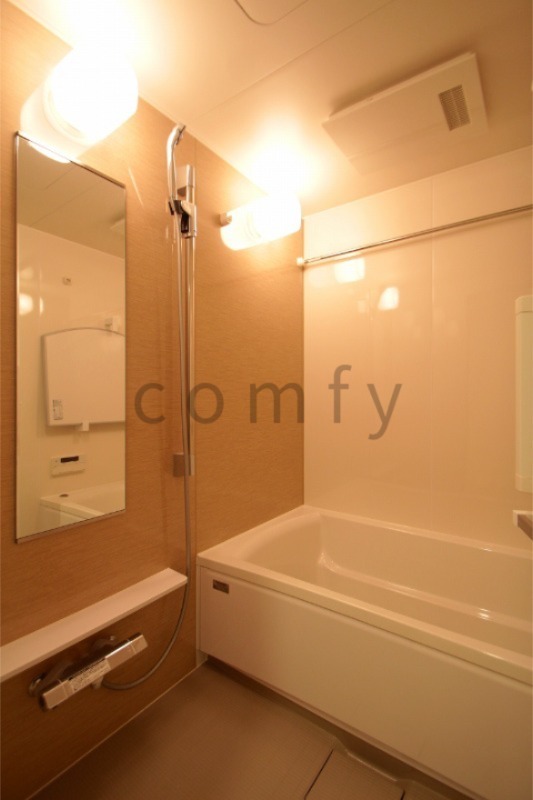 バス・シャワールーム　バスルーム