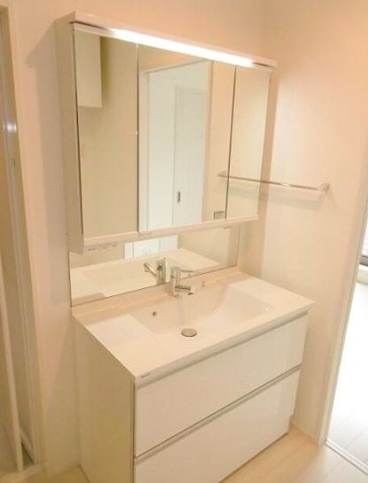 洗面設備　※同仕様写真含む