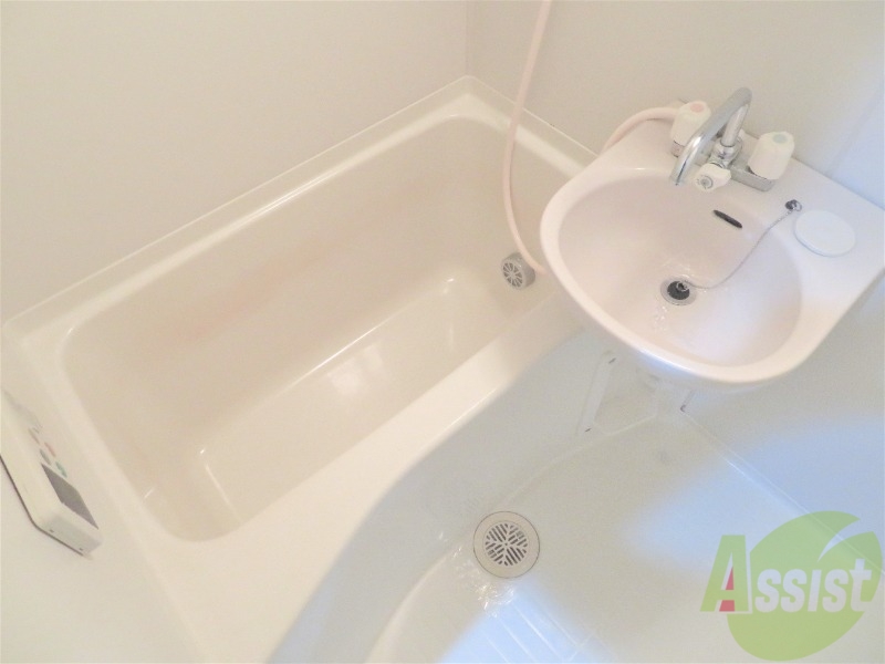 バス・シャワールーム　お風呂に便利な追い焚き機能が付いています！