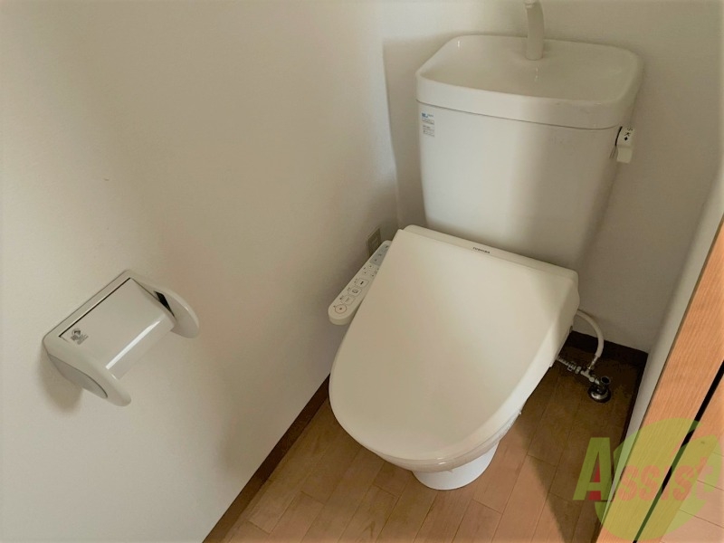 トイレ　トイレは、嬉しいウォシュレット付きです！
