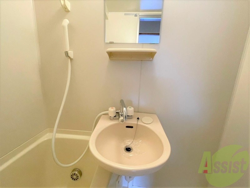 洗面設備　浴室に洗面台が付いてますので身支度はこちらで！