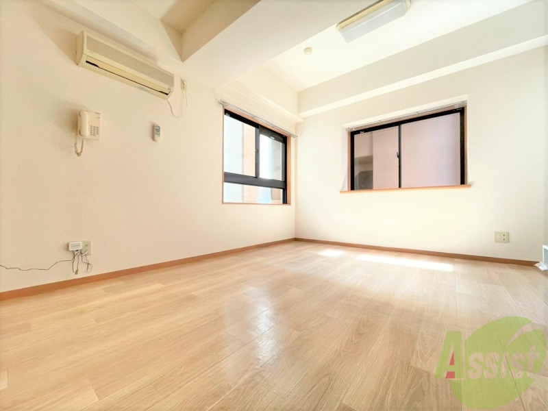 居室・リビング　７．５帖と広めのフローリングのお部屋です。