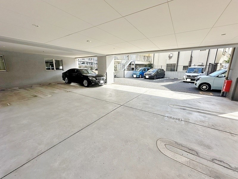 駐車場　★屋内駐車場★