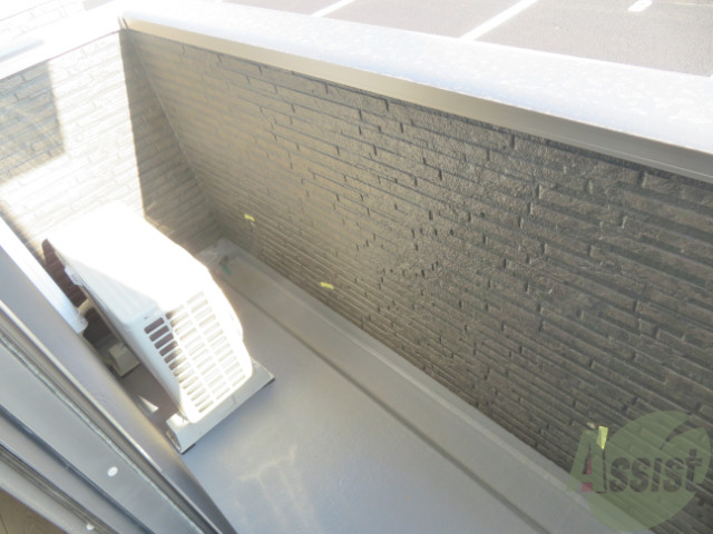 バルコニー　こちらのバルコニーで、洗濯物干しもバッチリです。