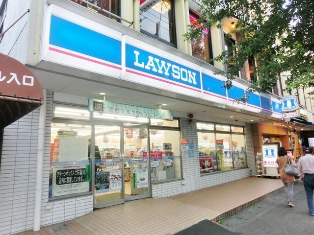 コンビニ　ローソンあざみ野駅前店（コンビニ）まで590m