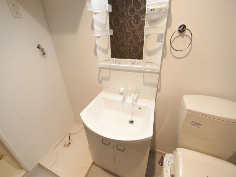 洗面設備　脱衣所　独立洗面台（シャンプードレッサー）洗濯機用意できます