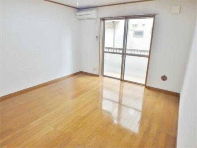 居室・リビング　明るいお部屋です