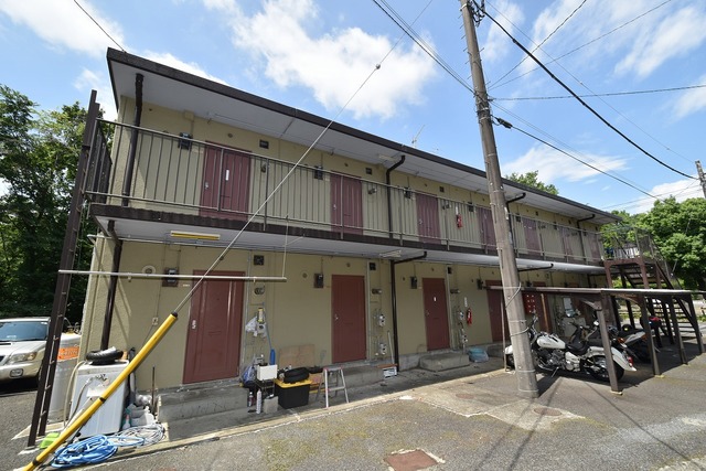 南野ハイツE号棟の建物外観