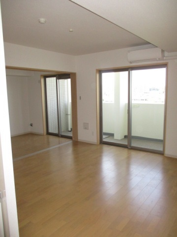 居室・リビング　写真は別のお部屋です。