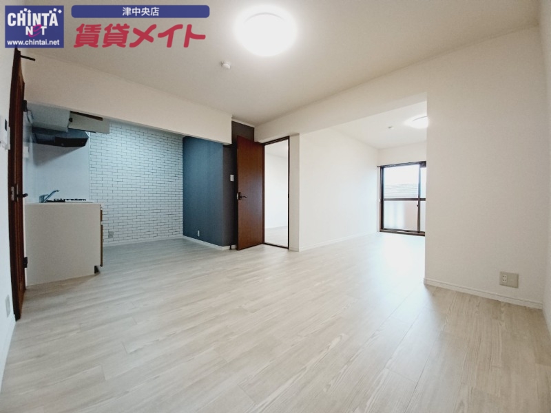 居室・リビング　同型参考写真