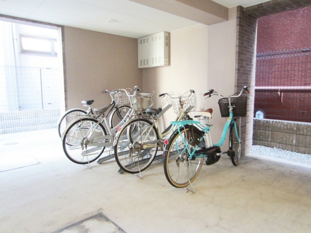 その他共有部分　駐輪場もありますよ。