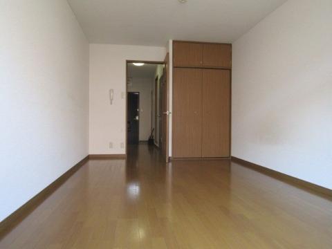 居室・リビング　室内