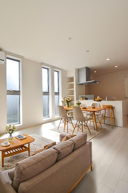 居室・リビング　ＣＧ画像の為実際は家具・家電の設置無し。