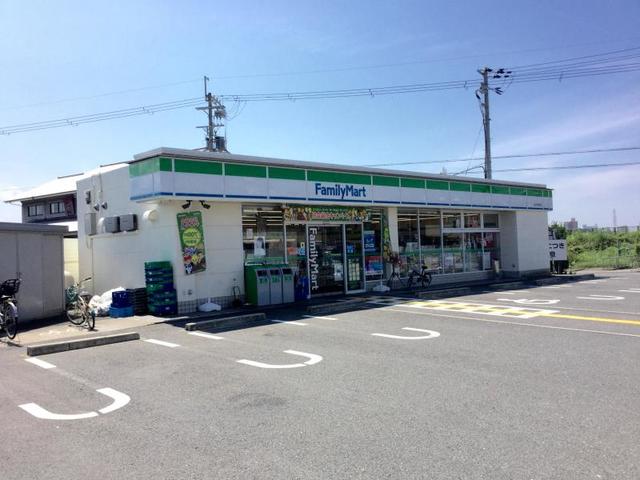 コンビニ　ファミリーマート泉佐野鶴原店（コンビニ）まで819m