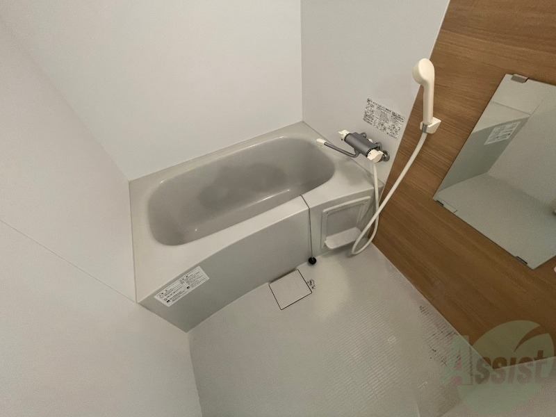 バス・シャワールーム　お風呂になります。一日の疲れを癒してくださいね