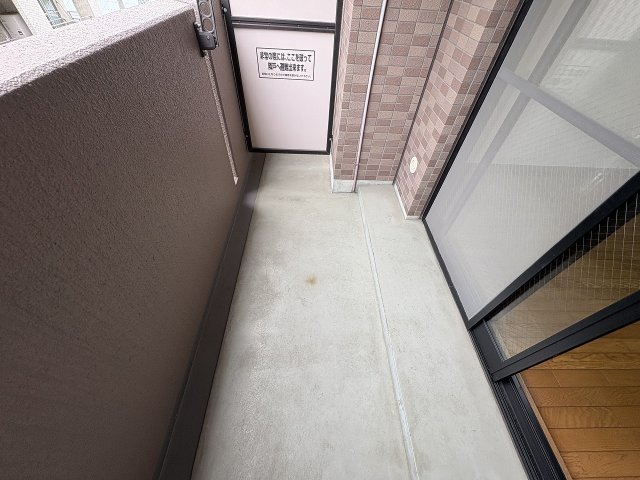 バルコニー　バルコニーからの眺めを楽しみながら食事をしませんか