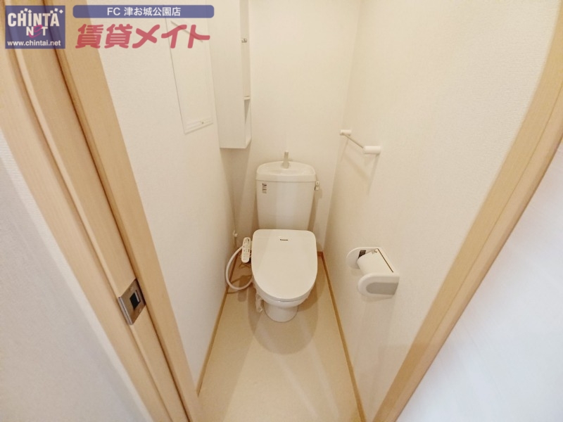 トイレ　同タイプ部屋写真です。