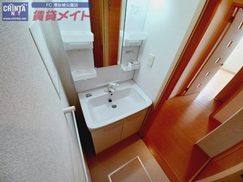 洗面設備　同タイプ部屋写真です。