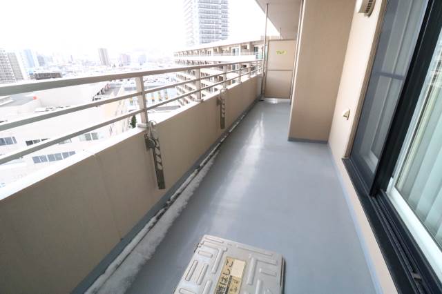 バルコニー　広々バルコニースペース♪