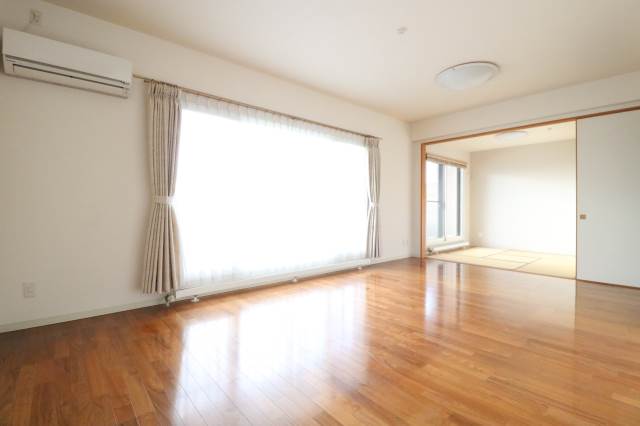 居室・リビング　広々リビングスペース♪