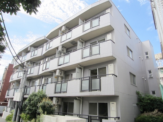 建物外観　閑静な住宅街に立地