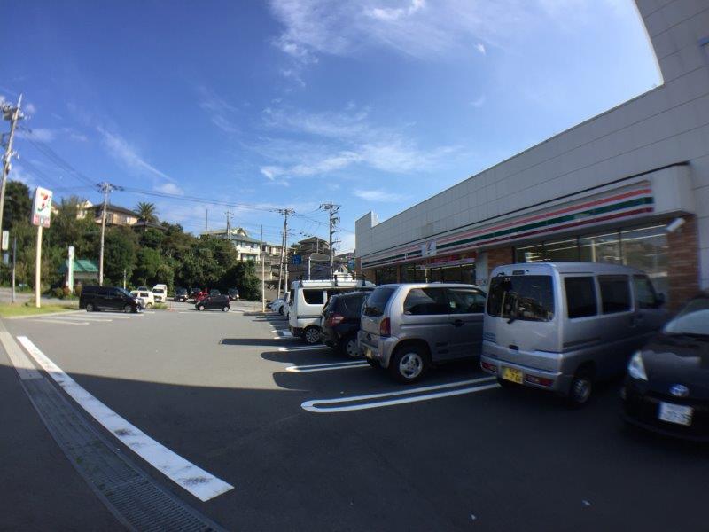 コンビニ　セブンイレブン伊東川奈店（コンビニ）まで725m