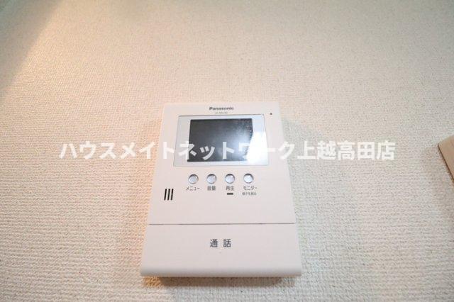 セキュリティ　モニターホン（参考同型103号室室内写真）