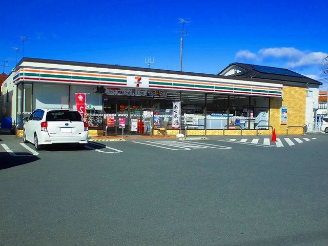 コンビニ　セブンイレブン（コンビニ）まで750m