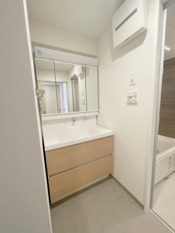 洗面設備　ラグゼナ東陽町 ※間取り反転