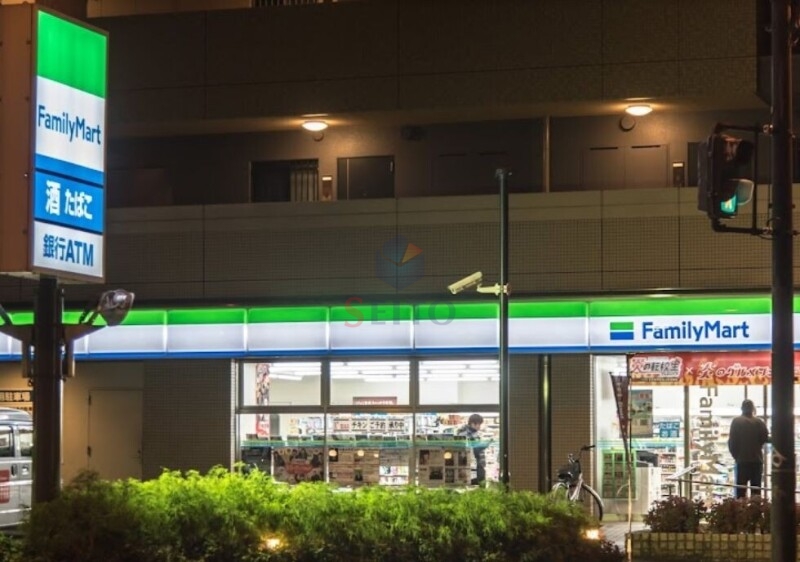 コンビニ　ファミリーマート本庄西二丁目店（コンビニ）まで321m
