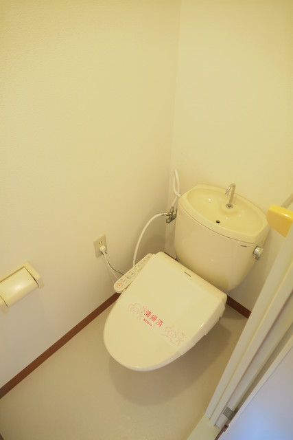 トイレ　温水洗浄便座