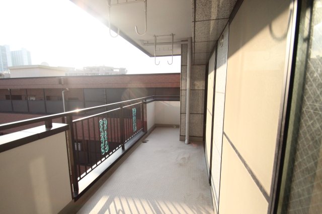 バルコニー　※同物件、他のお部屋の写真です。