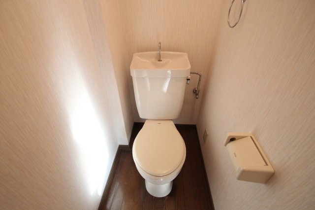 トイレ　※同物件、他のお部屋の写真です。