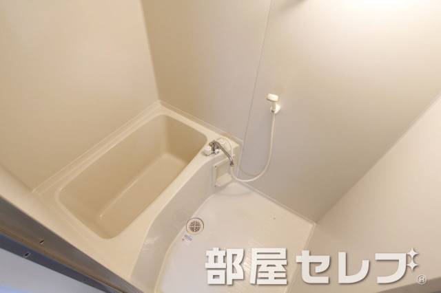 バス・シャワールーム　バストイレ別です。