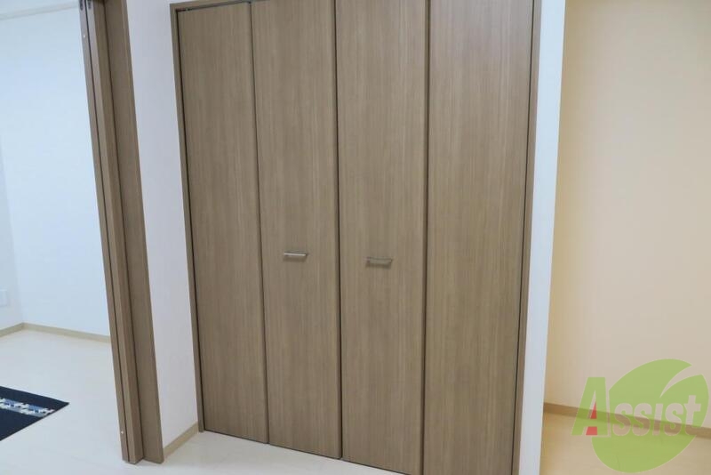 収納　こちらはダイニングにあるクローゼットです。ひろめでーす