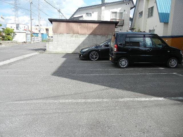 駐車場　駐車場