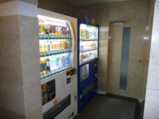 その他　マンション１階に自動販売機があって便利です