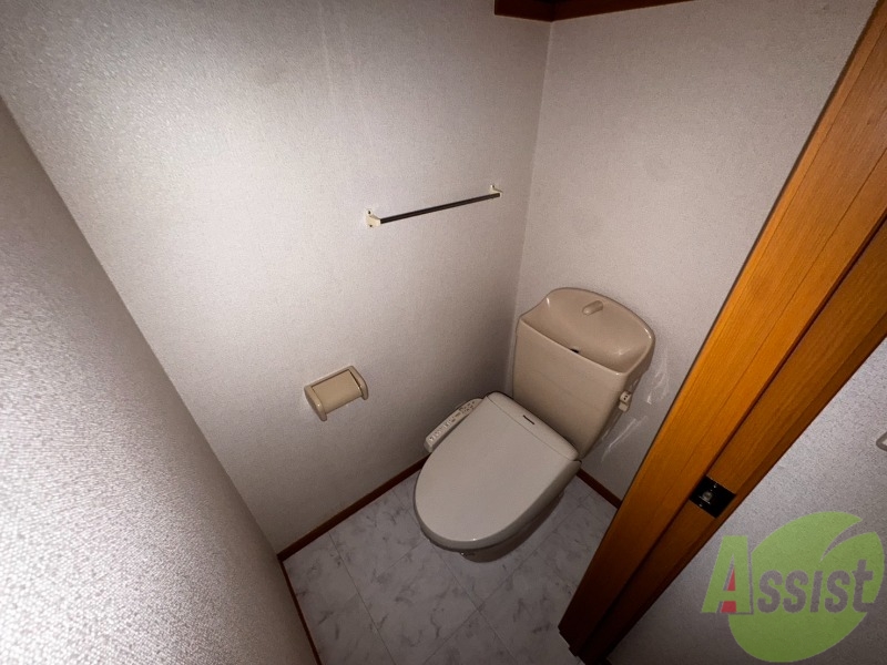 トイレ　ウォシュレット付きのトイレです。シャワートイレは日本の宝。