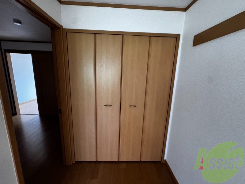 収納　収納がありました。お洋服や荷物はここへ。