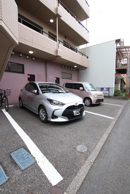駐車場　敷地内駐車場