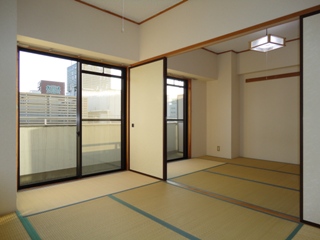 セキュリティ　都市ガス対応バス追焚で経済的　12階南向き角部屋陽当たり良好