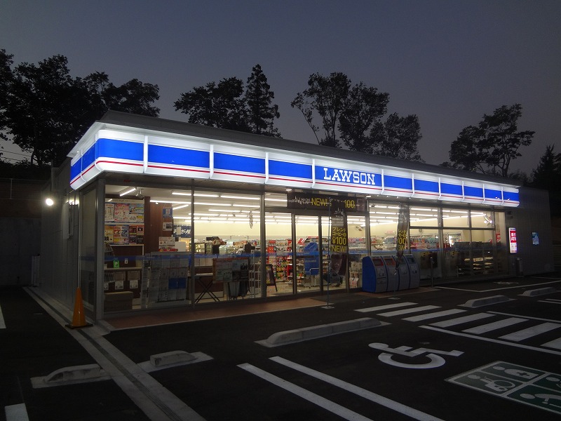 コンビニ　ローソン四日市山城町（コンビニ）まで687m