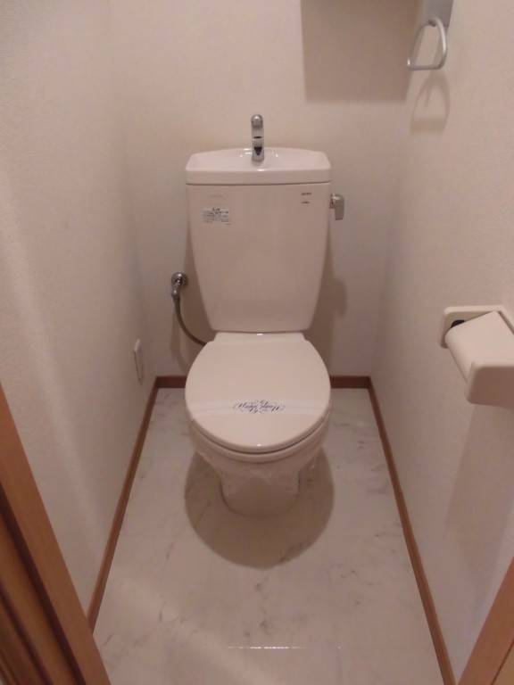 トイレ　コンパクトで使いやすいトイレです