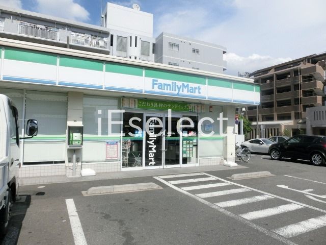 コンビニ　ファミリーマート幕張本郷三丁目店（コンビニ）まで140m