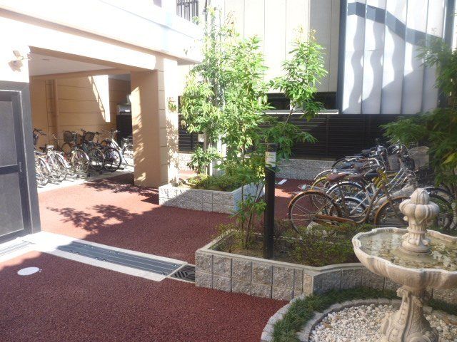エントランス　綺麗なエントランスです。