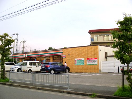 コンビニ　セブン－イレブン伊丹緑ヶ丘１丁目店（コンビニ）まで406m