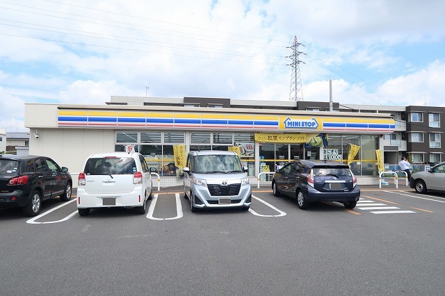 コンビニ　ミニストップつくばみどりの店（コンビニ）まで200m