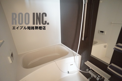 バス・シャワールーム　写真は反転のお部屋です
