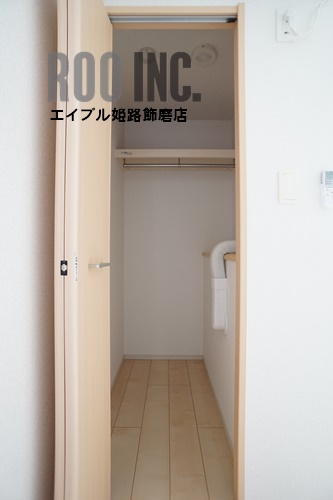 収納　写真は反転のお部屋です